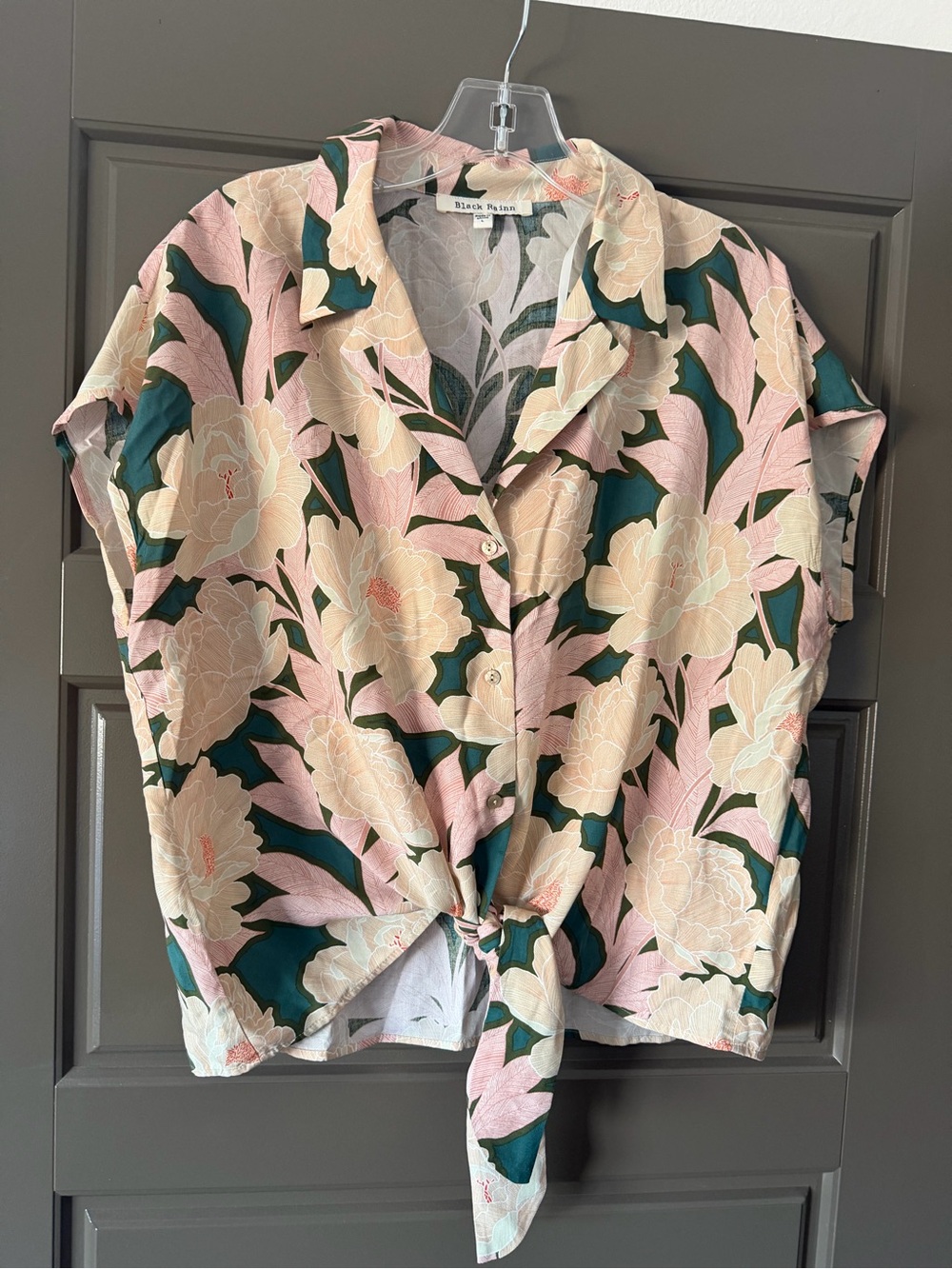 Black Rainn Floral Tie-Front Button-Down Shirt in Pink, Cream & Green